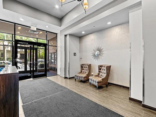 451 W Huron St #811 — Photo 2