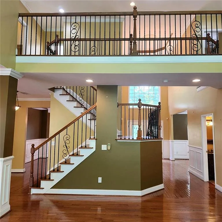 5 bed, 4.5 bath, 3516 sqft, $2,700 — Photo 1