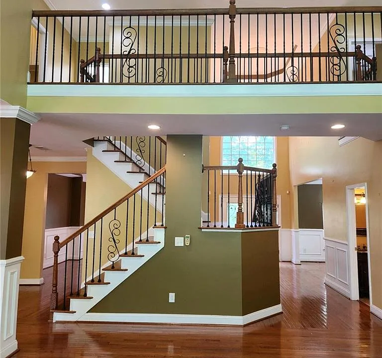635 Syreeta Ln