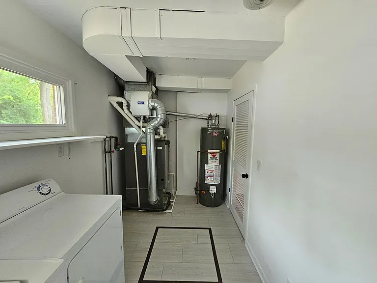103 N Greenfield Ave — Photo 14