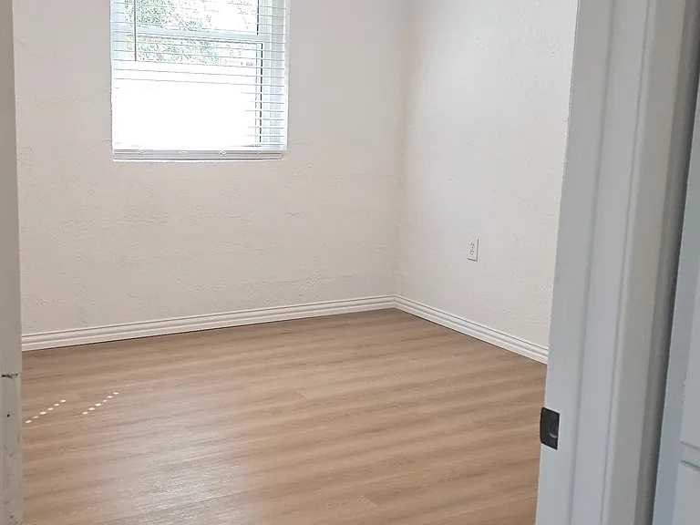 Azle Creek Apartments — Photo 3