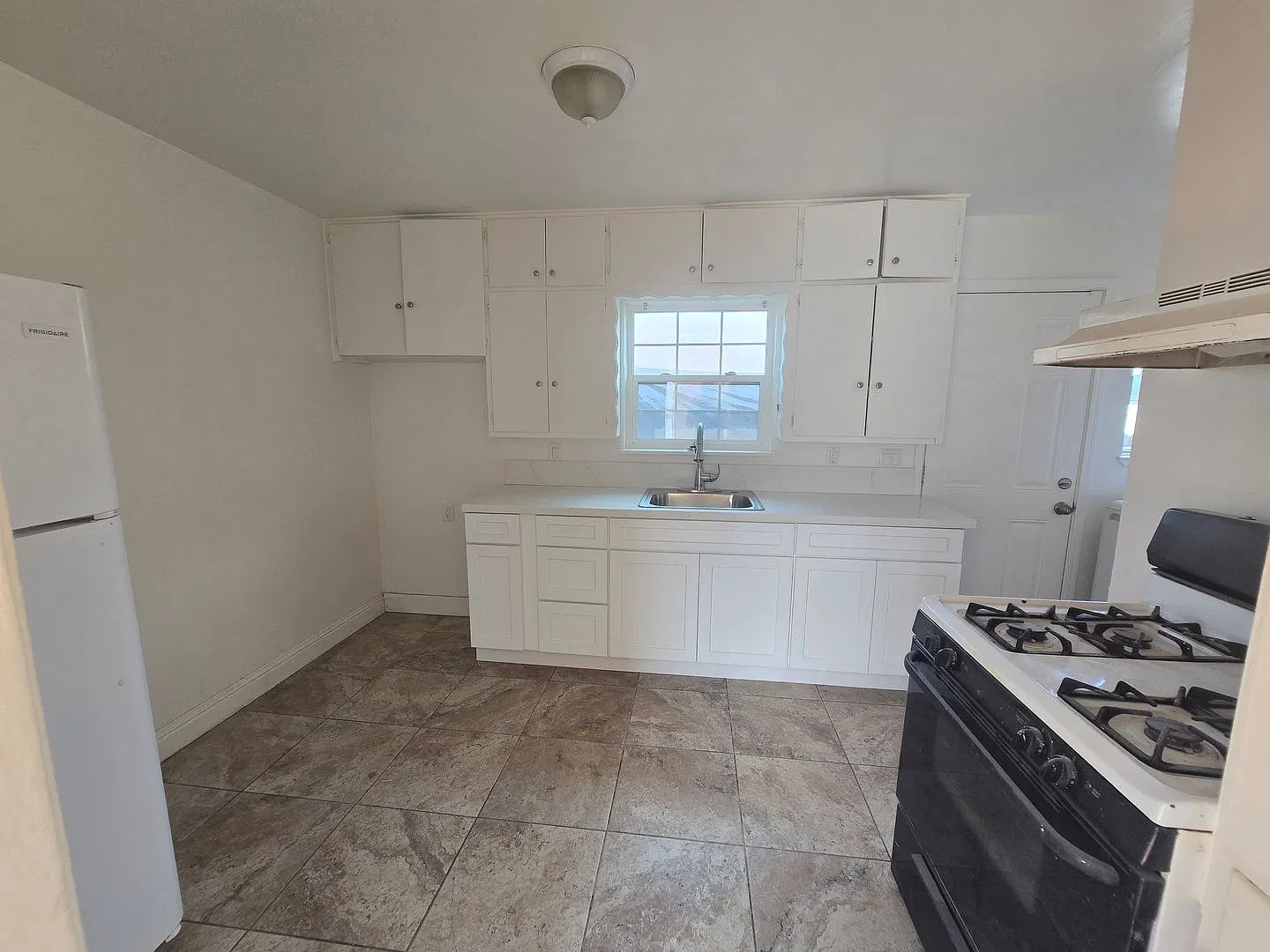 Beautifully Updated 2-Bedroom Home in Richmond, CA — Photo 4