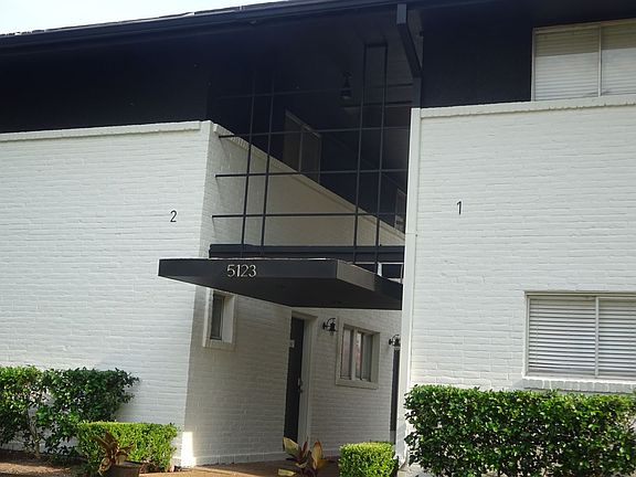2nd image of 5123 Del Monte Dr APT 12