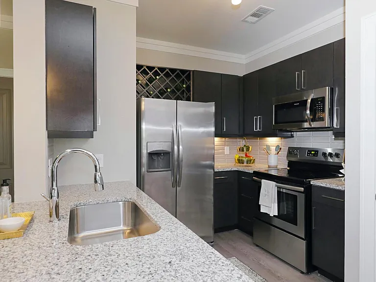 9123 Crescent Clover Dr — Photo 1