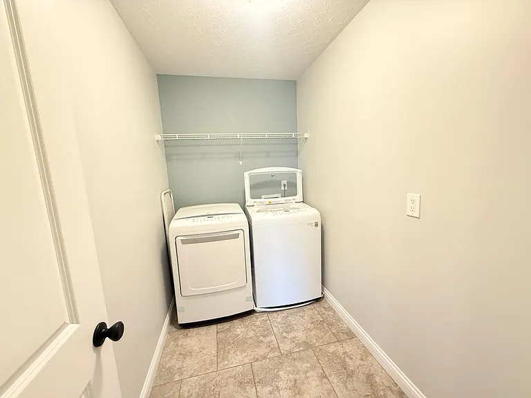 611 Knob Hill Rd — Photo 14