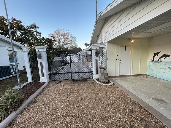 2nd image of 2711 Dueby St