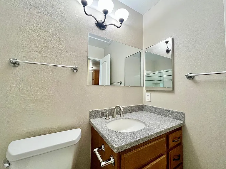 3735 & 3745 Pershing Ave — Photo 11