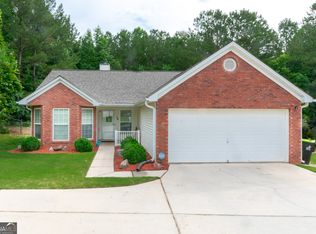 16 Carey Ct, Grantville, GA 30220