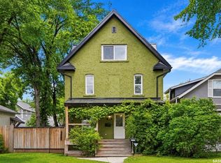 212 25th St W, Saskatoon, SK S7L0C4