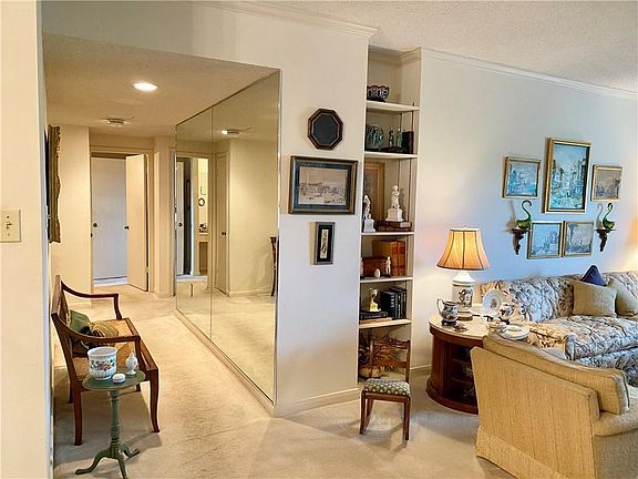 4th image of 1750 Saint Charles Ave APT 623