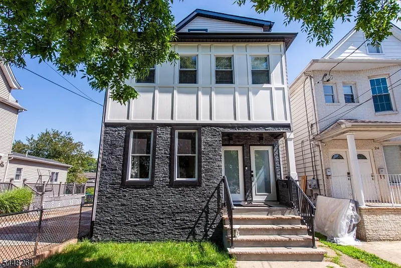 26 Dankoff Ave