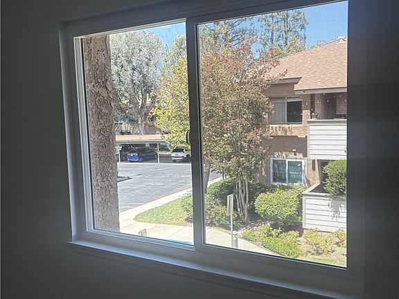 5th image of 4545 Alamo St