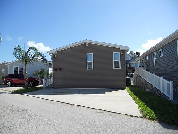 2nd image of 862 W Oyster Dr