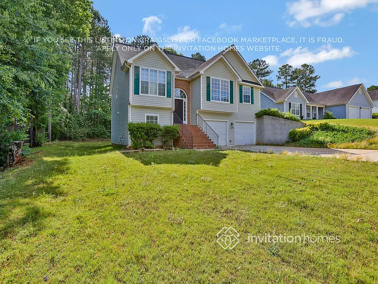 352 The Gables Dr — Photo 2