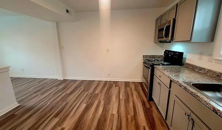 1518 W Clara Dr — Photo 11