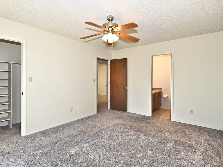 324 W Quantico St — Photo 10