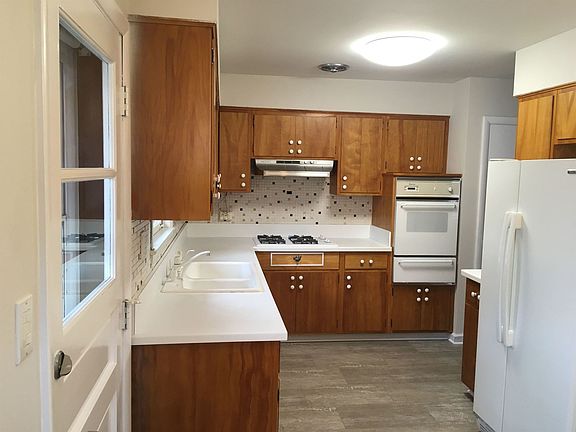 5th image of 5420 Oak Center Dr