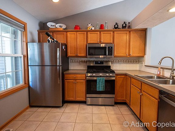 5th image of 423 Abbey Mill Dr SE