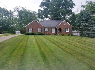3853 Easton Rd, Barberton, OH 44203
