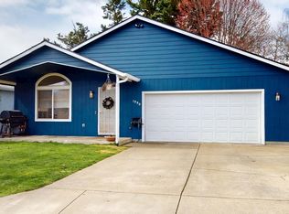 1990 SW Betty Ln, Grants Pass, OR 97526