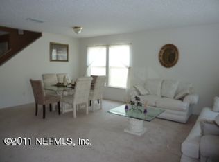 934 Collinswood Dr, Jacksonville, FL 32225