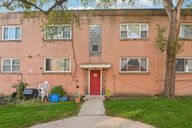 W Berwyn Ave-S2910-001.jpg