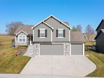 14208 Amanda Ln, Basehor, KS, 66007