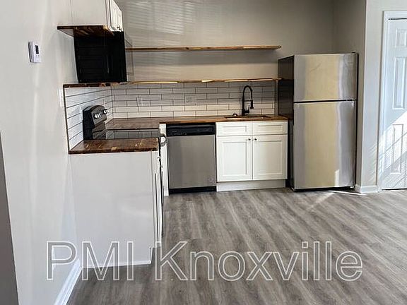 2nd image of 123 Ingersoll Ave #11