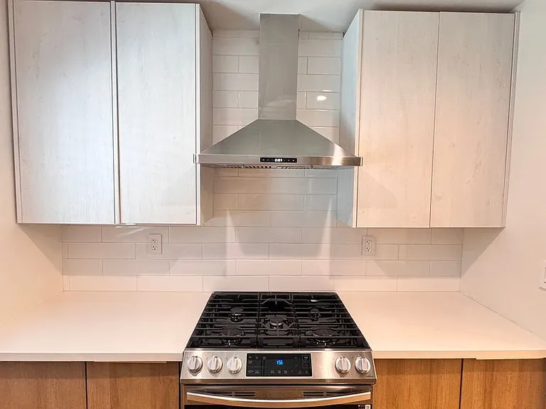 121 Ximeno Ave #6 — Photo 9
