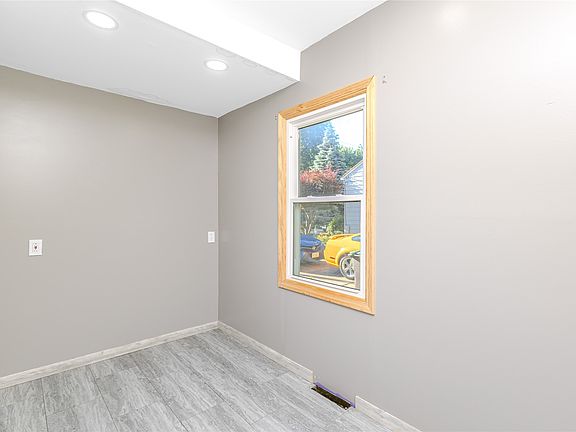 5th image of 2602 50th St