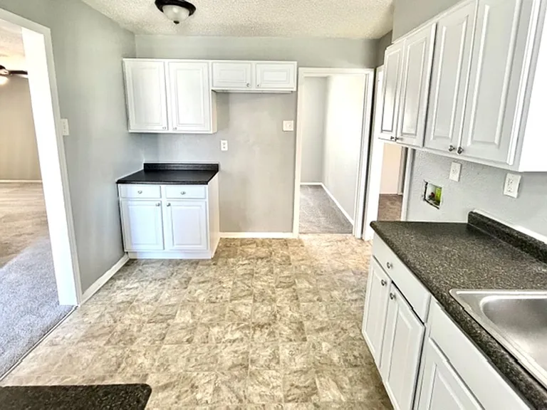 3203 Aden St — Photo 4