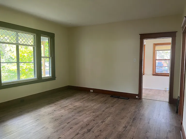 1221 Summit St — Photo 30