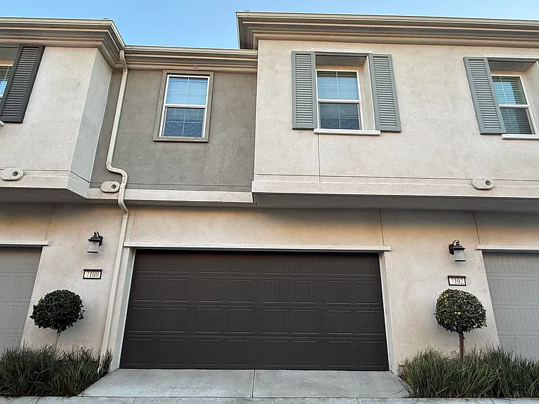 7100 Montecito Ln — Photo 2