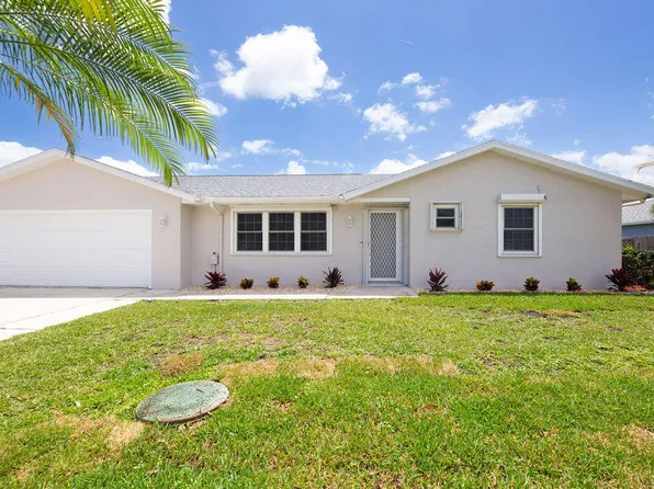 2592 SE Grand Drive, Port St Lucie, FL 34952