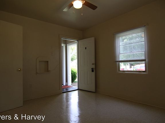 3rd image of 751 Robb Ave APT B