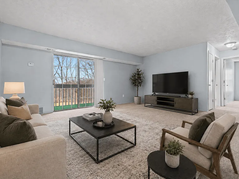 Fairfax Apartments - Lansing, MI — Photo 9