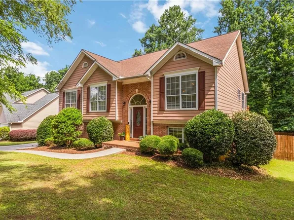 2149 Hunters Branch Ct, Lawrenceville, GA 30043