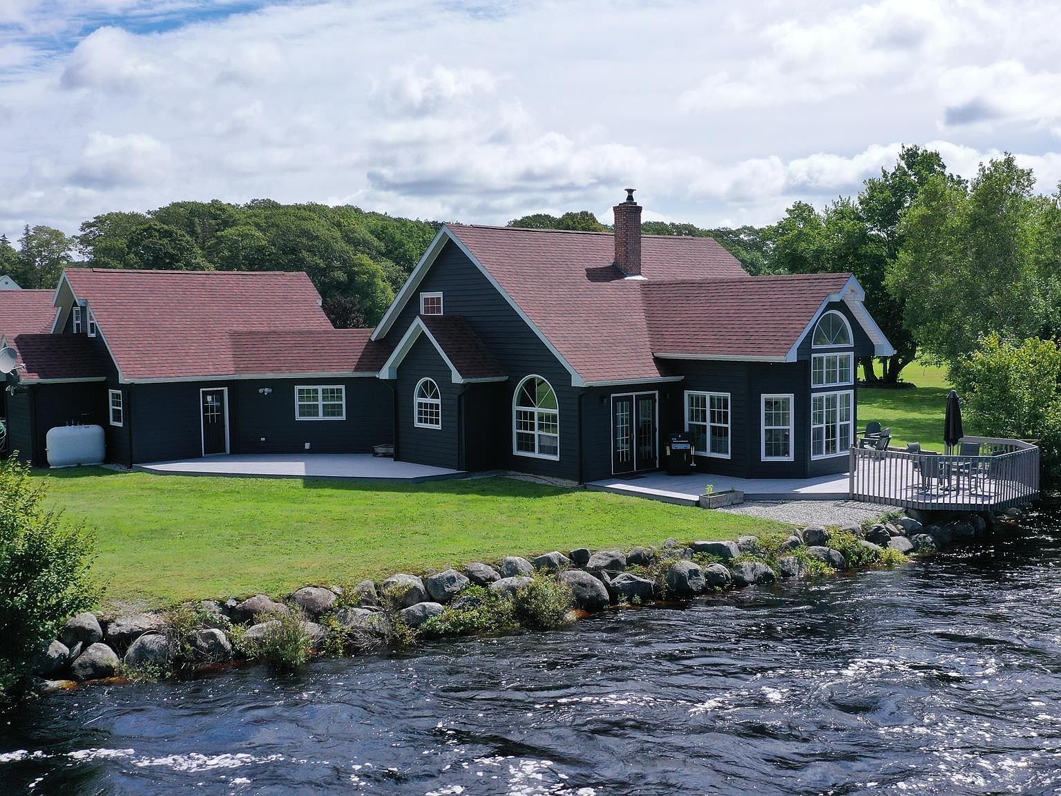 41 Post Office Rd, Shelburne, NS B0W 1R0 MLS 202318544 Zillow