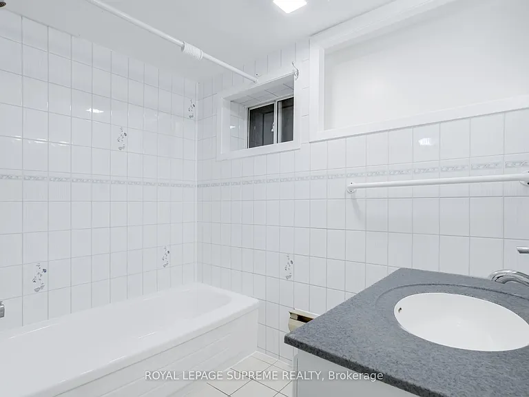 224 Christie St #LOWER — Photo 25