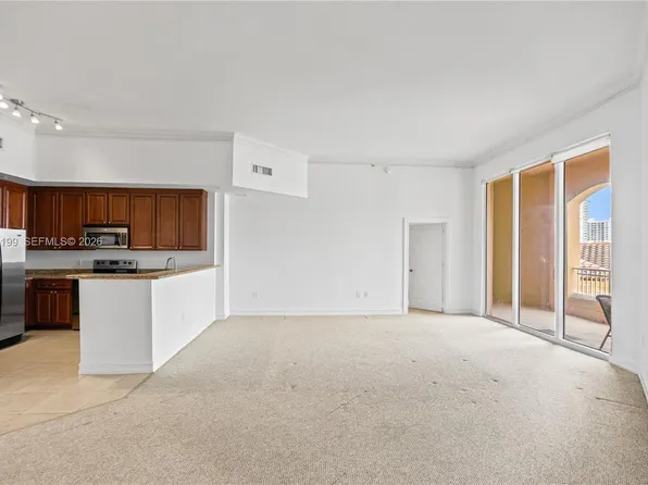 3001 NE 185th St APT 716, Aventura, FL 33180