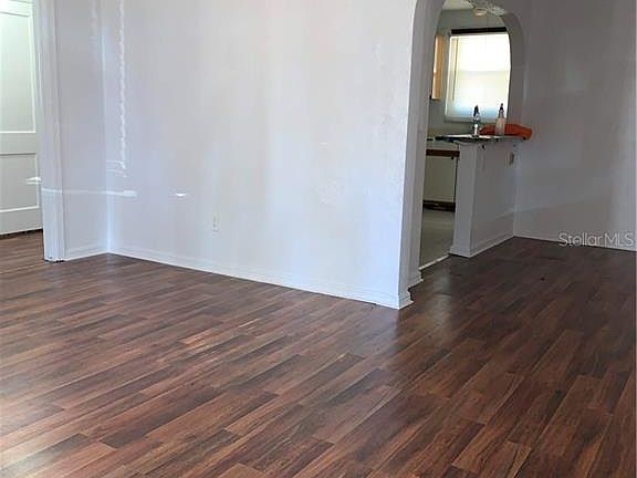 2nd image of 1009 Oakhill St