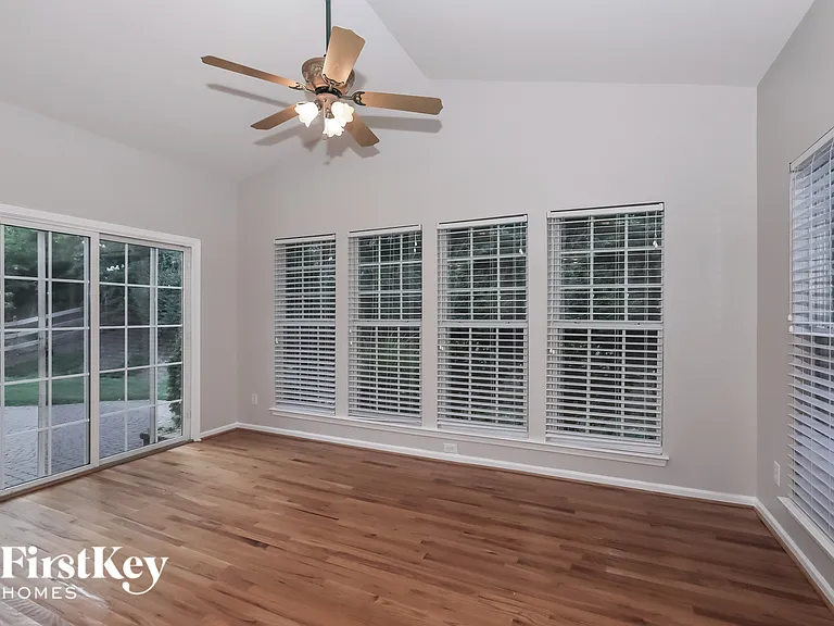 3005 Linstead Dr — Photo 8