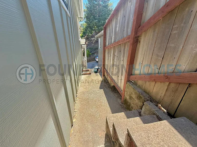 12 Perry Walk — Photo 31