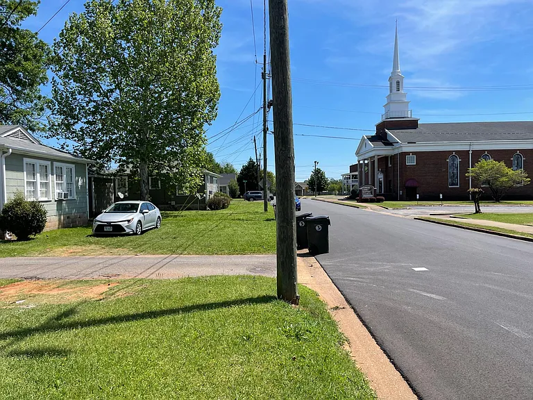 220 18th St #3 — Photo 5