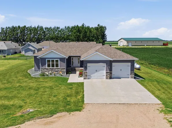 210 5th St, Christine, ND 58015