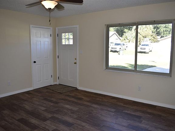 5th image of 7829 Lenora Ct