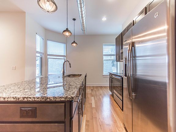 4th image of 918 Grand Ave #B