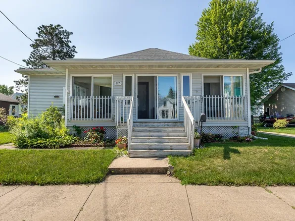 117 E Prospect St, Manchester, IA 52057