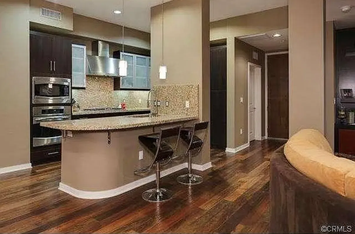 2 bed, 1700 sqft, $1,850 — Photo 2