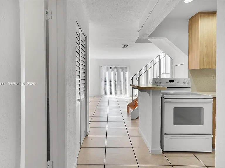 8650 SW 67th Ave #1025 — Photo 3